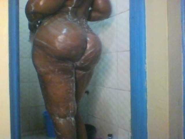 Bigbooty-1 live cam on BongaCams