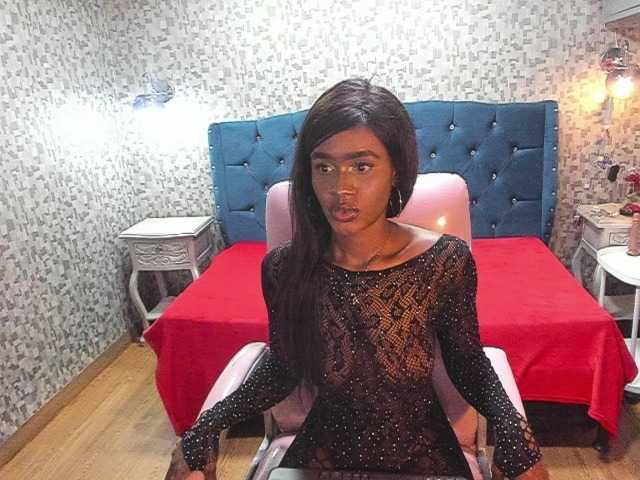 DayanaraWest webcam