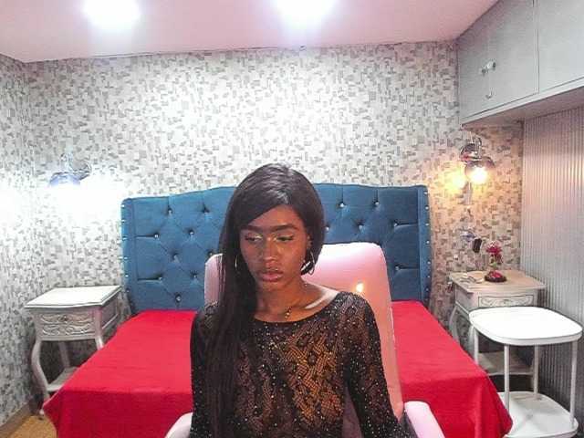 DayanaraWest webcam