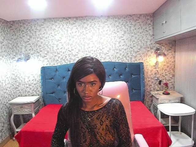 DayanaraWest webcam