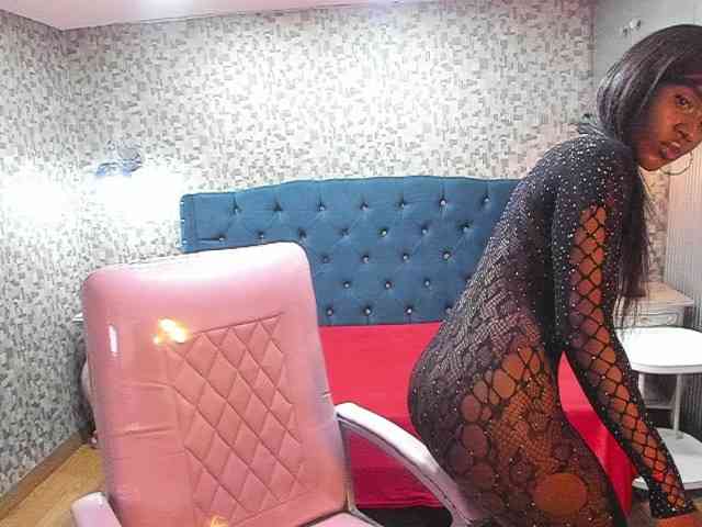 DayanaraWest webcam