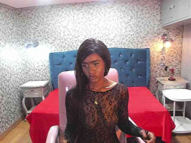 DayanaraWest webcam