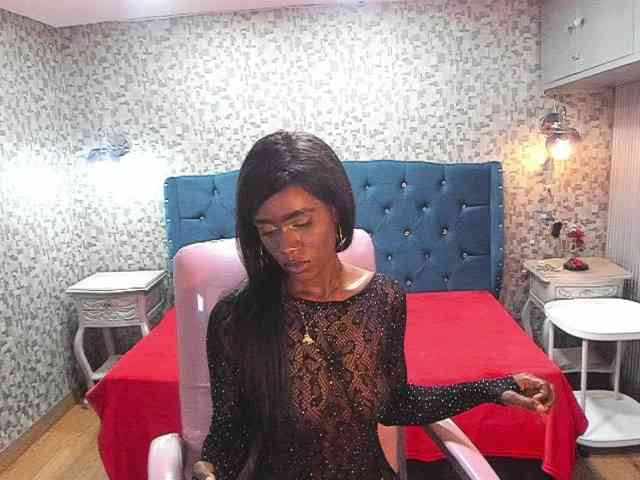 DayanaraWest webcam