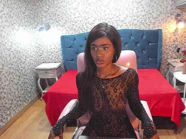 DayanaraWest webcam