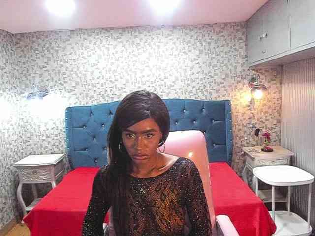 DayanaraWest webcam