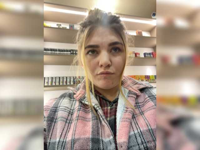 Anetta28, live now on BongaCams