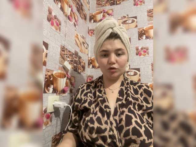 Anetta28, live now on BongaCams