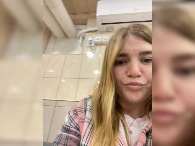 Anetta28 webcam