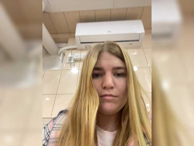 Anetta28 webcam