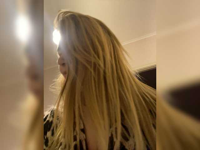 Anetta28 live cam on BongaCams