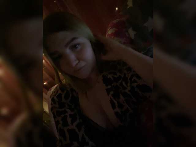 Anyutinka69 live cam preview