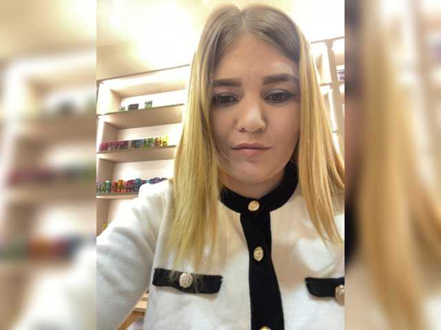 Anyutinka69 live cam on BongaCams