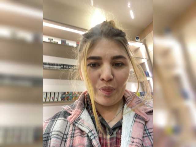 Anetta28, live now on BongaCams