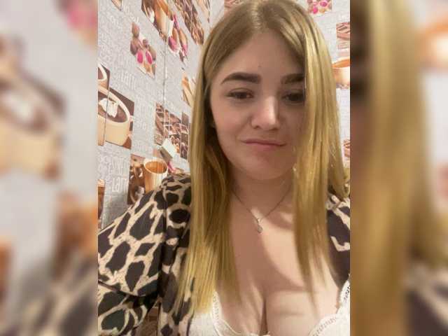 Anetta28 live cam on BongaCams