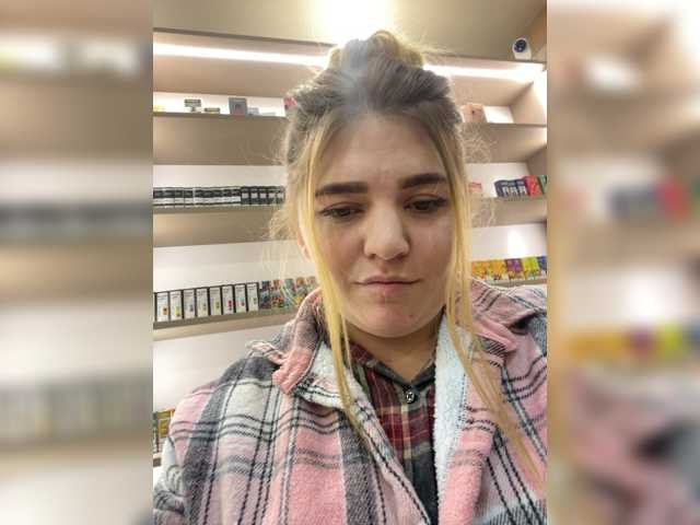 Anetta28, en directo ahora en BongaCams