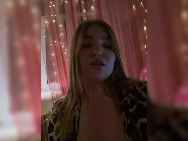Anyutinka69 live cam preview