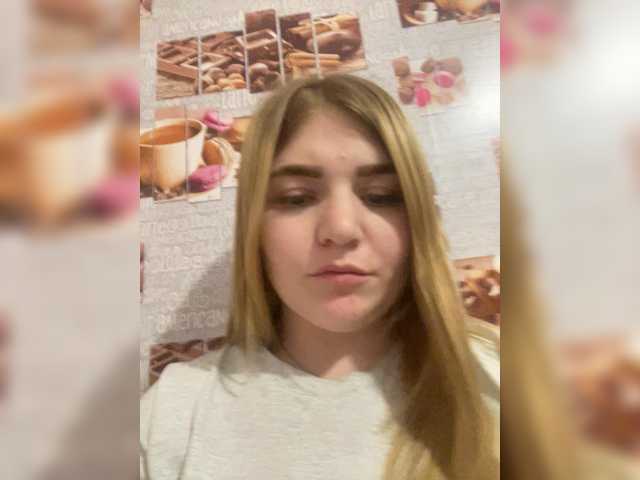 Anetta28 live cam