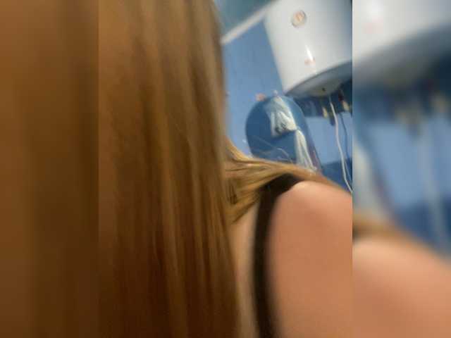 Anetta28, live now on BongaCams