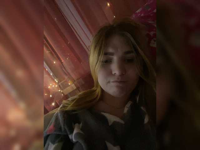 Anyutinka69 — live female cam