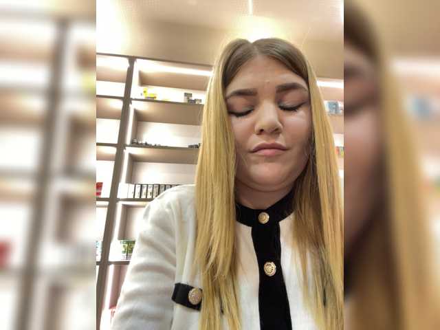Anyutinka69 live cam on BongaCams