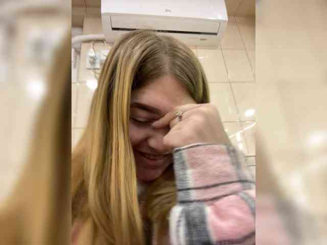 Anetta28 webcam