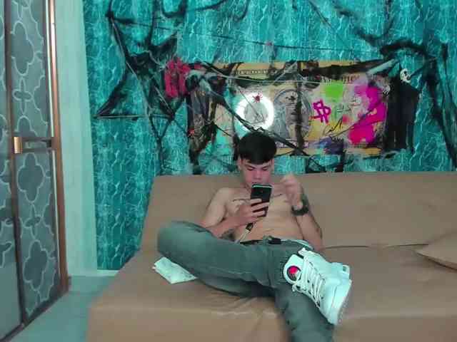 Kickandpuch