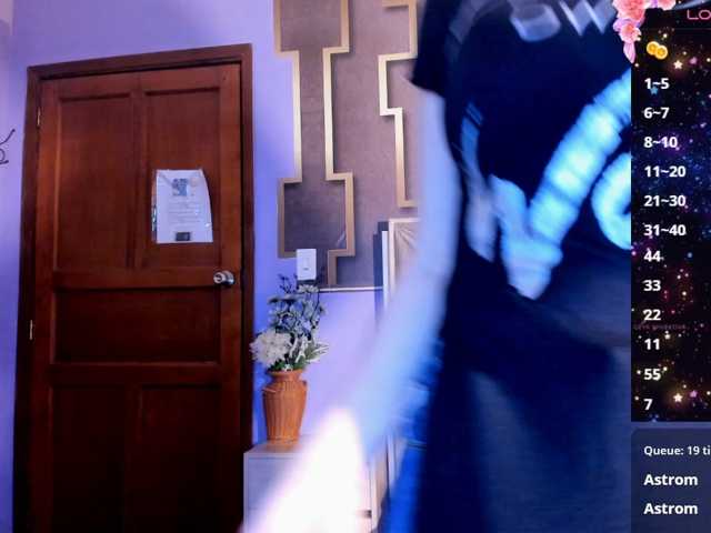 cristina-whitee live cam preview