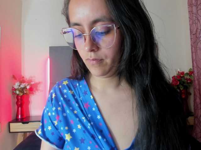 cristina-whitee live cam on BongaCams