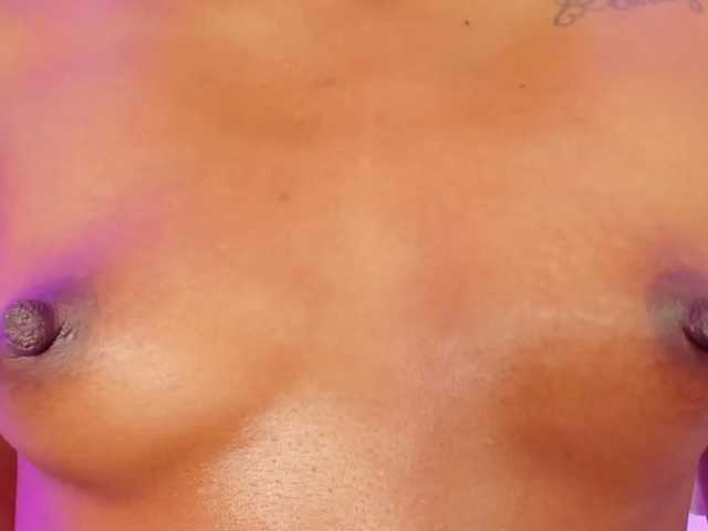 victoriabrown live cam preview
