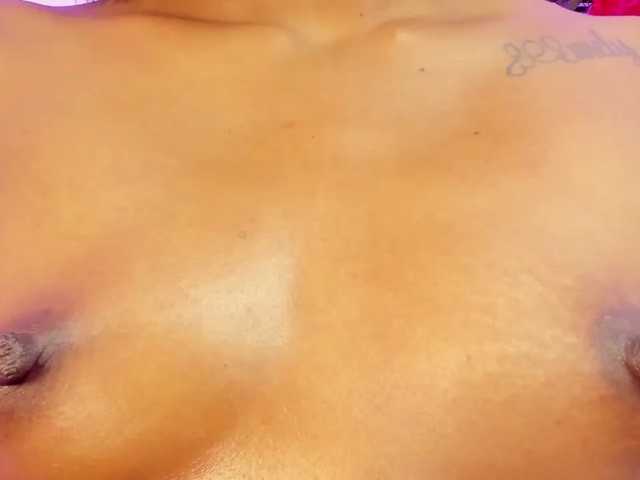 victoriabrown live cam on BongaCams