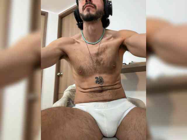 Amadordavidm's cam show statistics and live stream