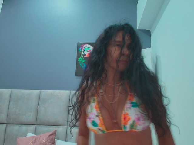 CharlotteRoux live cam on BongaCams