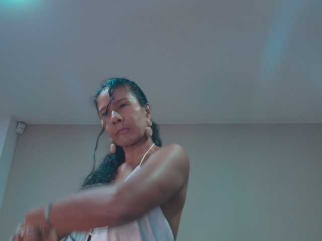 CharlotteRoux live cam preview