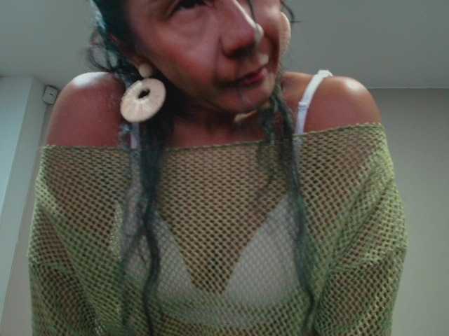 CharlotteRoux live cam preview