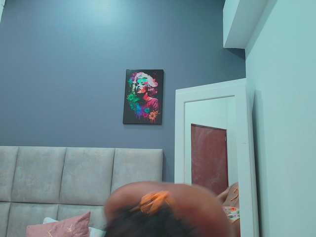 CharlotteRoux live cam preview