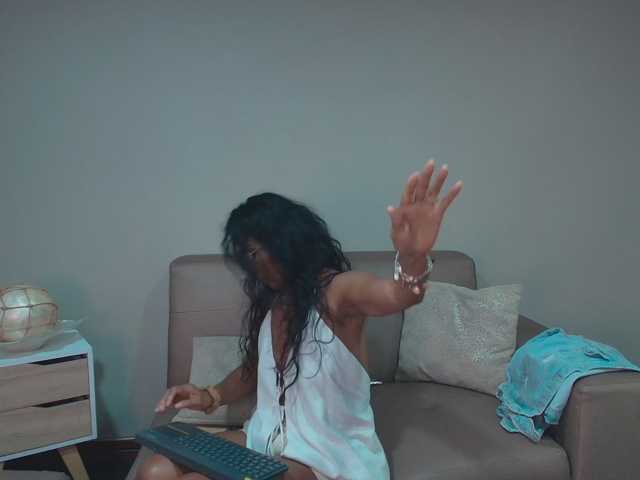 CharlotteRoux live cam preview