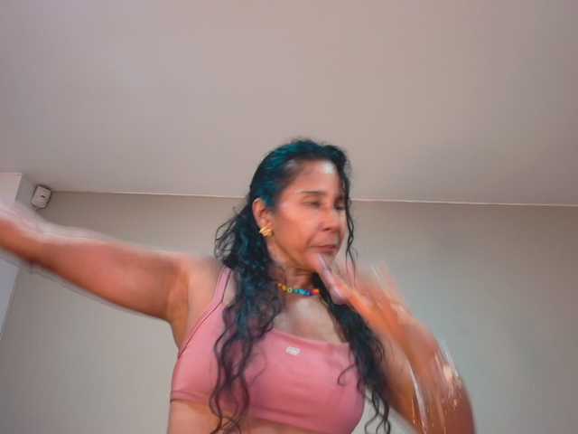 CharlotteRoux live cam on BongaCams