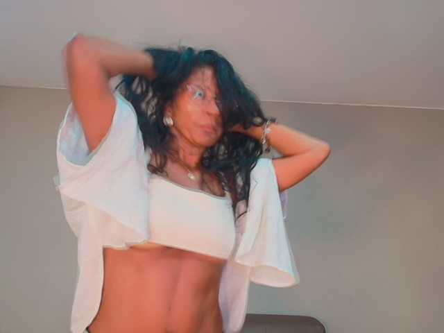 go to chat with CharlotteRoux
