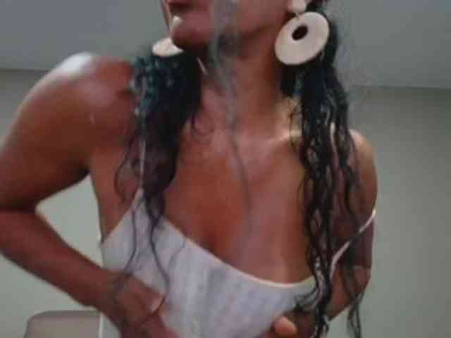 CharlotteRoux webcam