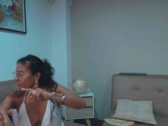 CharlotteRoux webcam