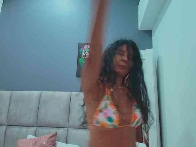 CharlotteRoux webcam