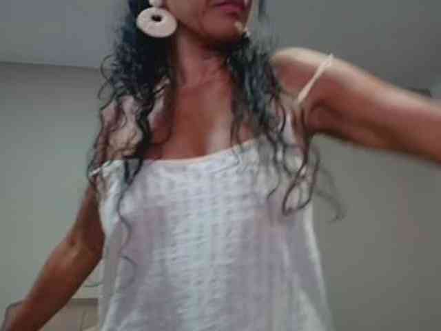 CharlotteRoux webcam