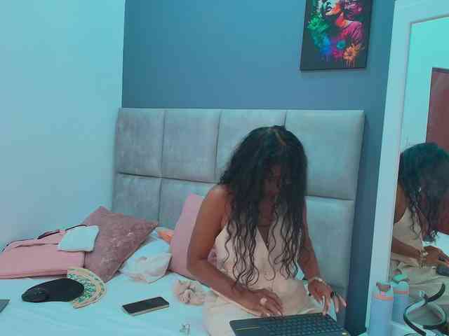 CharlotteRoux webcam