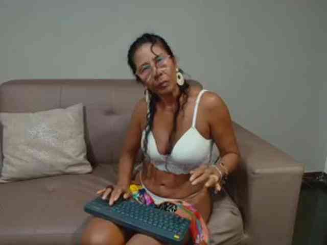 CharlotteRoux webcam