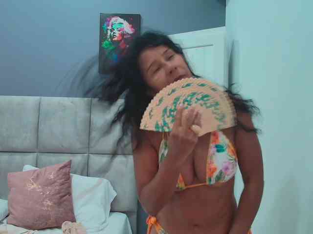 CharlotteRoux webcam