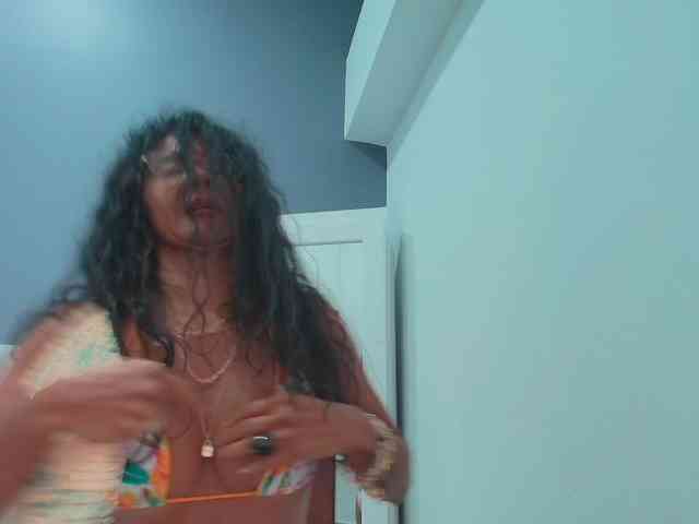 CharlotteRoux webcam