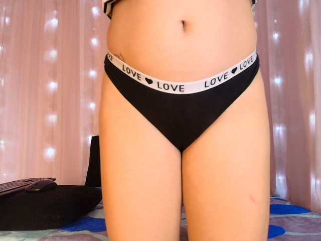 EllieRyder live cam on BongaCams