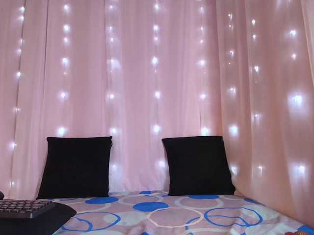 EllieRyder, en vivo ahora en BongaCams