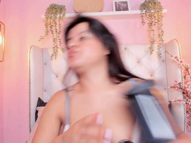ZoePalacios live cam on BongaCams