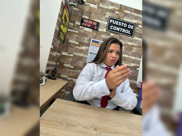 Ariana--7 live cam on BongaCams
